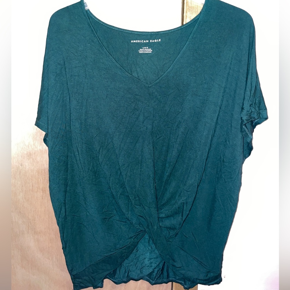American Eagle          L         Green